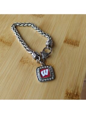 Wisconsin Silver‎ Tone Bracelet